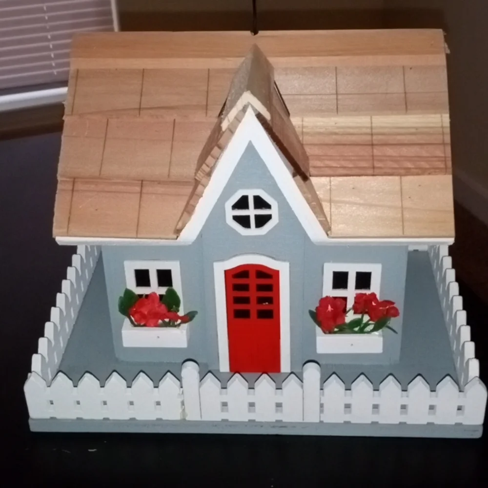 Lil Birdhouse